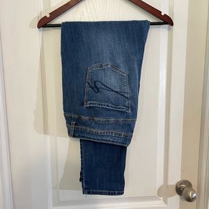 Women’s Straight Jeans